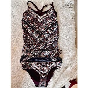 ATHLETA SIZE SMALL 3 PIECE UNDERWIRE TANKINI 32 B/C & 2 BOTTOMS